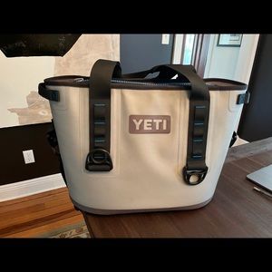Yeti Hopper 20 Zip Cooler
